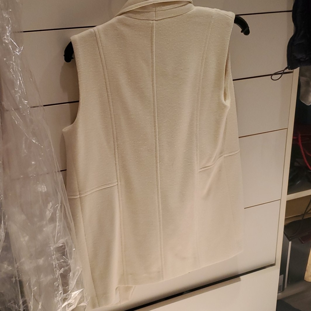 Vest - Picture 3 of 3